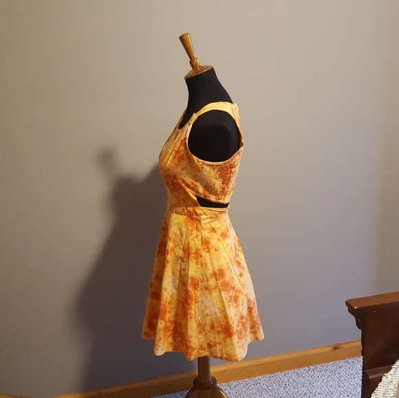 Jessica Simpson dress - Picture 3 of 5